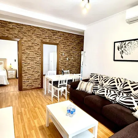 3 Hermanos By Staycare Apartment