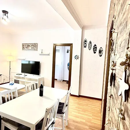 Apartment 3 Hermanos By Staycare Rota
